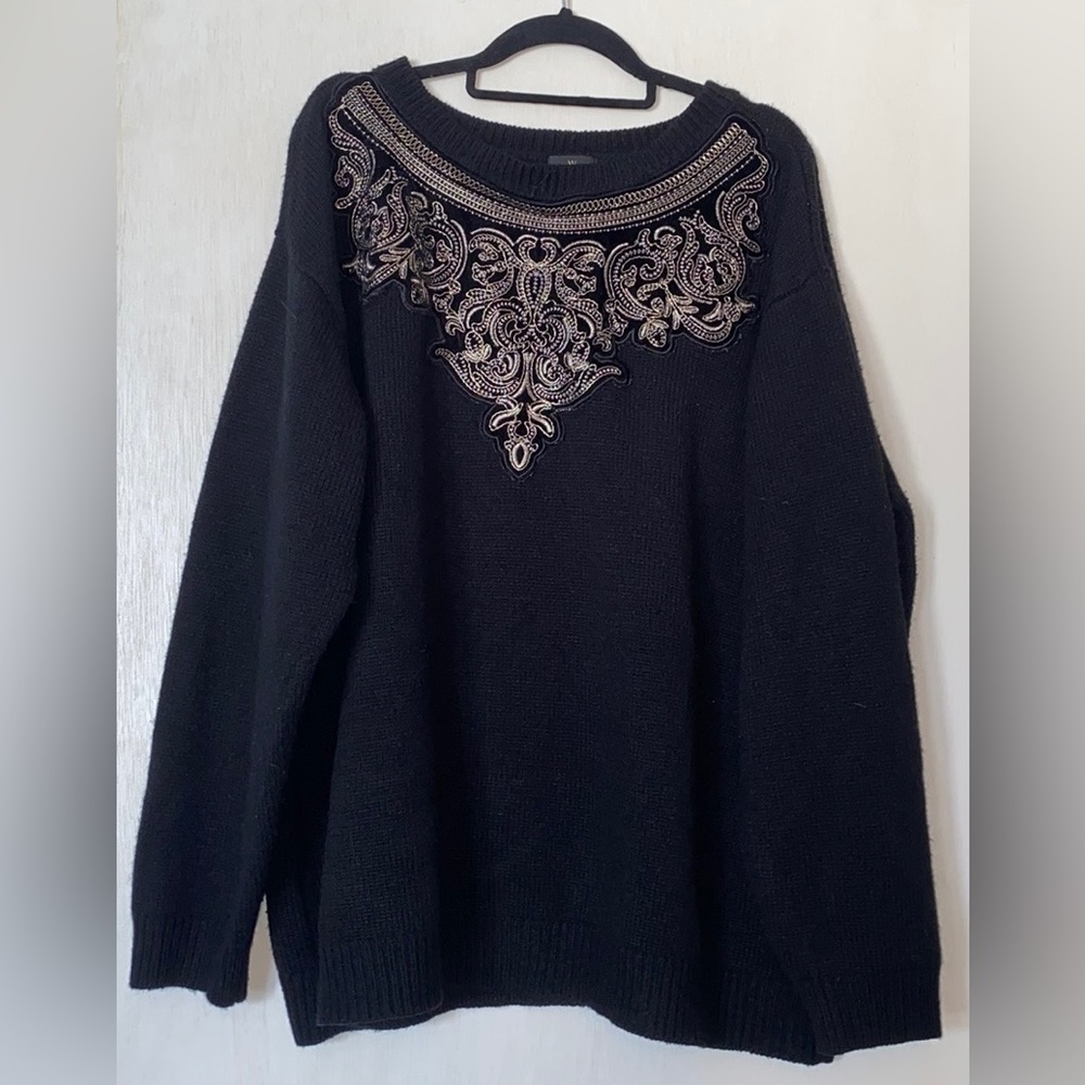 5/$20 Embroidered sweater